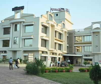 https://imgcld.yatra.com/ytimages/image/upload/t_hotel_yatra_city_desktop/v1435190760/Domestic Hotels/Hotels_Silvassa/Hotel Excellency/Overview.jpg